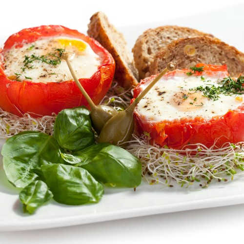 Śniadanie - Jajka zapiekane w pomidorze